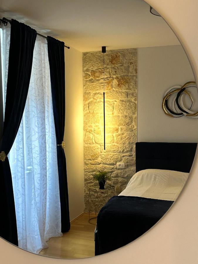 Apartment Erin Center - New Renovated Rovigno Esterno foto